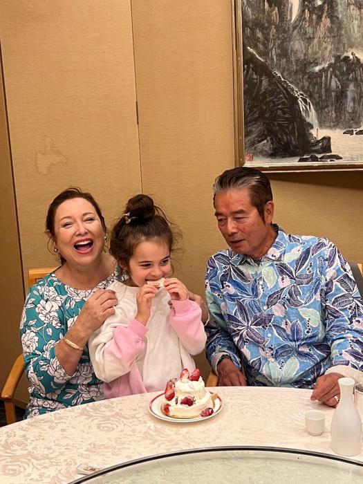 【写真・画像】 キャシー中島、石原裕次郎さんや松田優作さんらに祝福された45年前の披露宴「爽やかな良いお天気でした」 　1枚目