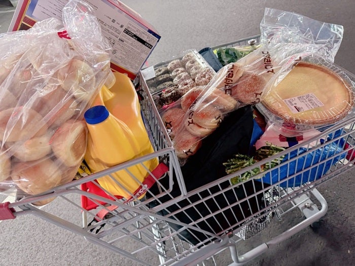 【写真・画像】 辻希美『コストコ』で購入した品を使った夕食を公開「みんな喜んで食べてくれました」 　1枚目