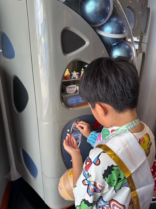 【写真・画像】 桜井奈々、TDLで初挑戦したカプセルトイに驚き「1個1000円みたいなクオリティー」 　1枚目