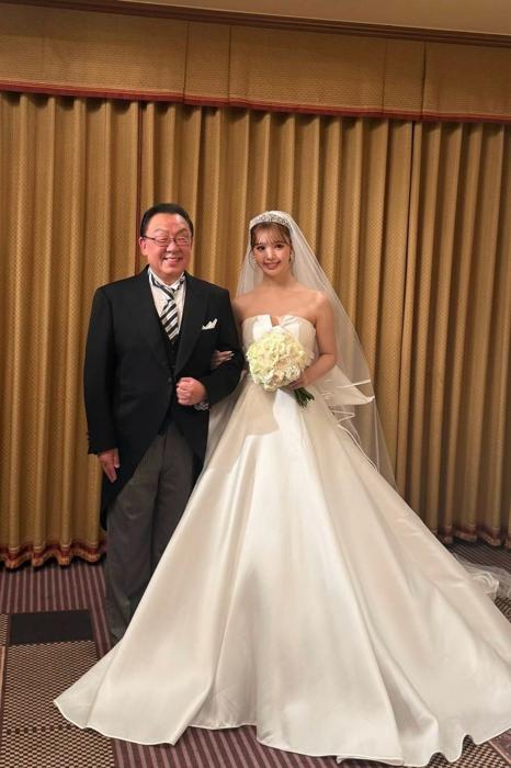 【写真・画像】 梅沢富美男、藤田ニコルの結婚式で父親代わりのエスコート「嬉しさ溢れてますね」「本当の親子のよう」の声 　1枚目