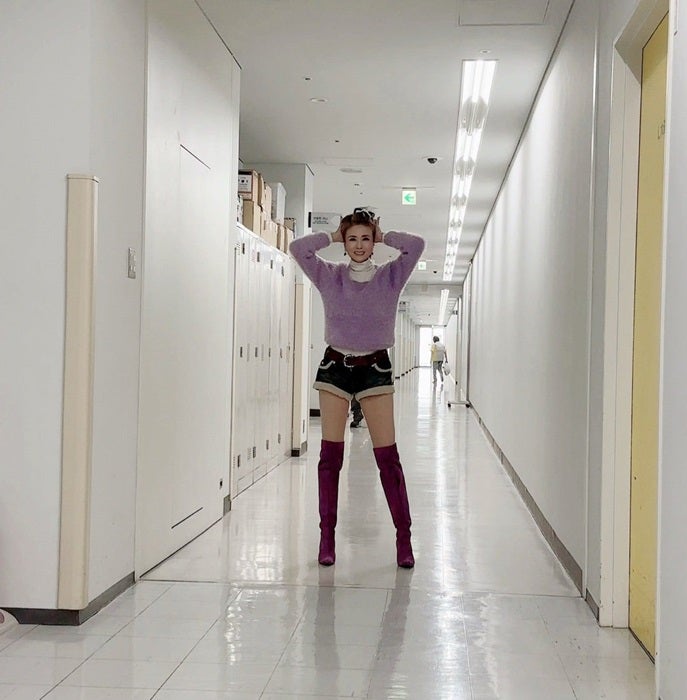  小柳ルミ子、“盗み撮り”された自身のコーデを紹介「17才のファッションですね」  1枚目
