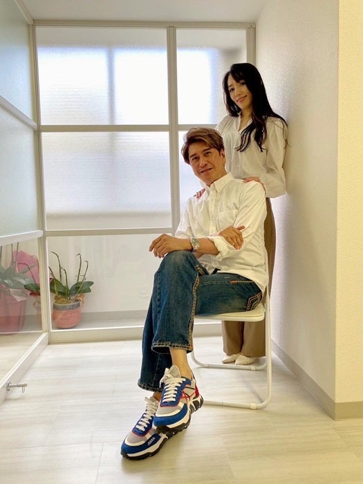 【写真・画像】 川崎麻世、結婚1周年記念日に妻が作った料理を公開「幸せな毎日を送っております」 　1枚目