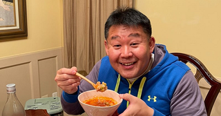 花田虎上『コストコ』の購入品で堪能した夕食「うちは毎回レアステーキで」
