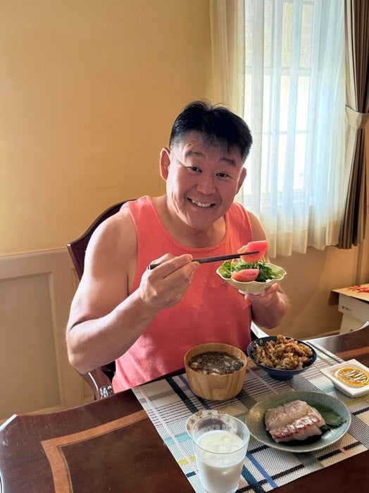 【写真・画像】 花田虎上、2台交換したリビングのエアコン「1人で作業するからびっくり」 　1枚目