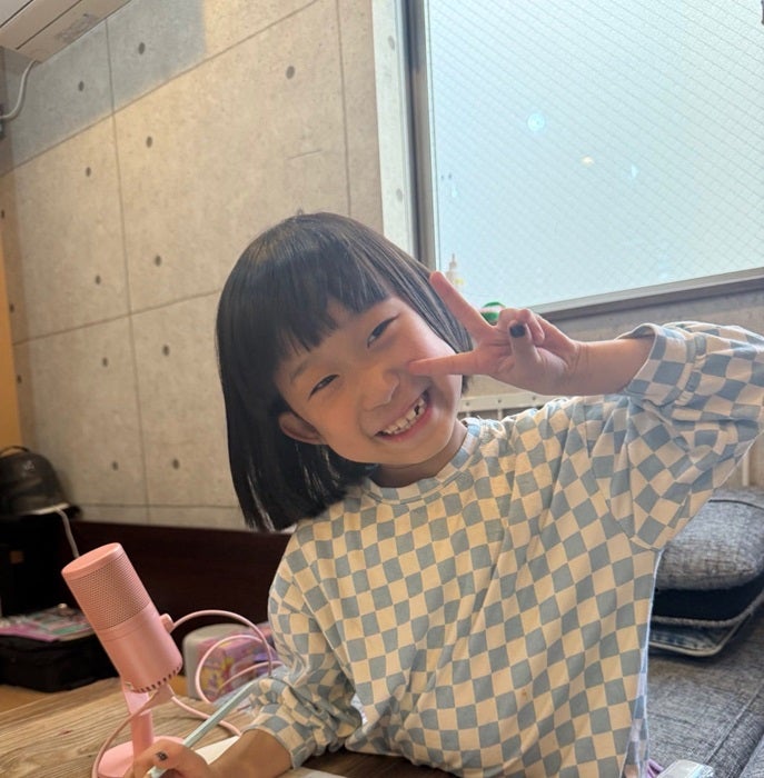 【写真・画像】 パンサー尾形の妻、小学校の教室に貼られていた娘の係を明かす「可愛い過ぎますね」「お笑い遺伝子ですね」の声 　1枚目