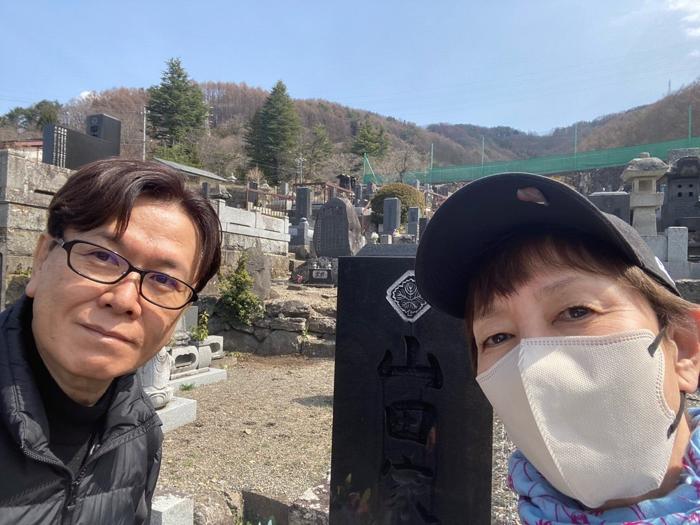 【写真・画像】 戸田恵子、墓参りに訪れて呆然とした理由「小高い丘の上にポツンとあったのに」 　1枚目