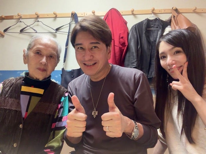 【写真・画像】 川崎麻世、妻と母と訪れた寿司屋での偶然「店内8人中4人も同い年やん」 　1枚目