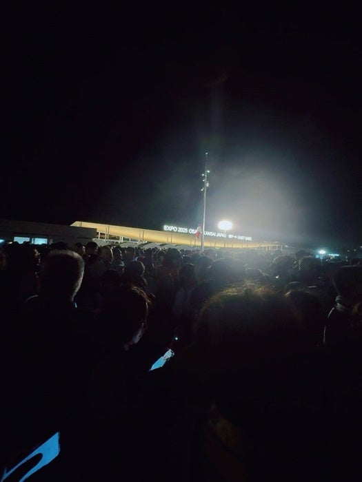 【写真・画像】 「衝撃的な1日」トラブルに遭遇し大阪万博から朝4時に帰宅「身動きも息さえ苦しい状況」 　1枚目