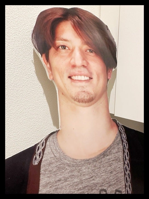 【写真・画像】 ギャル曽根、結婚したばかりの頃の夫の等身大パネルを公開「カッコイイ」「イケメンパパですね」の声 　1枚目