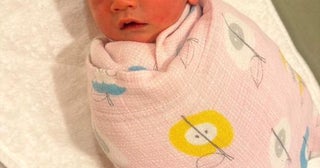 卜部弘嵩、生後間もない第2子の姿を公開「そっくり」「ママ似かな」の声