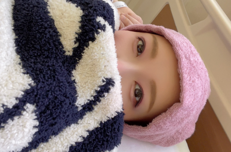 【画像】ベッドで横になる居原田さん