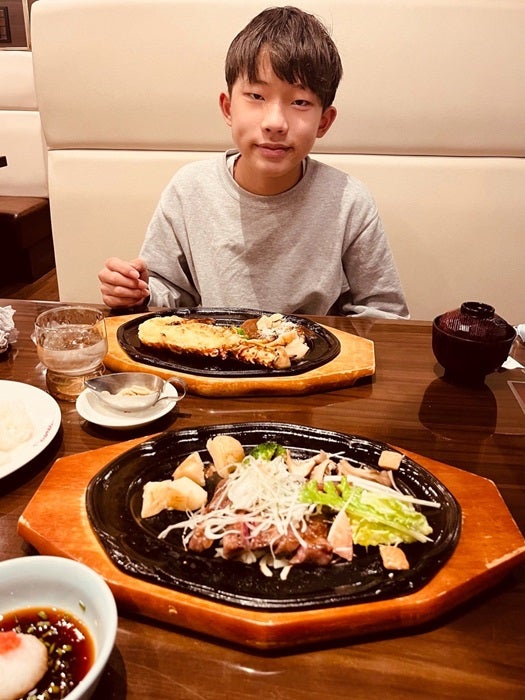 【写真・画像】 ダイアモンド☆ユカイ、次男と久々に訪れた店での会計金額「久しぶりだから好きなもの食えよ」 　1枚目