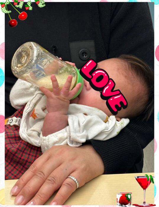  北斗晶、日本を訪れている生後3か月を迎えたばかりの孫の様子「なんと哺乳瓶を自分でちゃんと持って」 