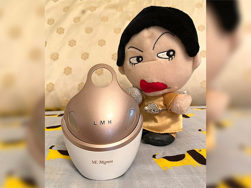 【写真】美川さんオススメの「MEミニョン」の美顔器