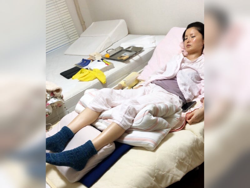 【画像】ベッドで横たわるミミポポさん