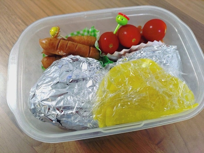 【写真・画像】 山田花子、遠足に行く息子の弁当を公開「お弁当のおかず色々買ってたのに…」 　1枚目