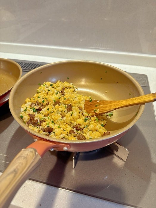 【写真・画像】 小倉優子、パスタでは足りない長男に追加の一品「食べっぷりが気持ちいい！！」 　1枚目