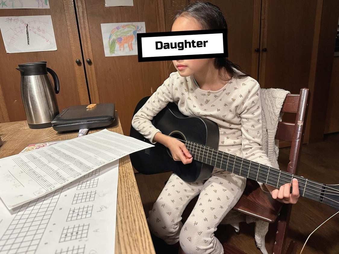 【写真・画像】 藤本美貴、長女がギターで練習している曲を明かす「楽しみがまた一つ増えました」 　1枚目