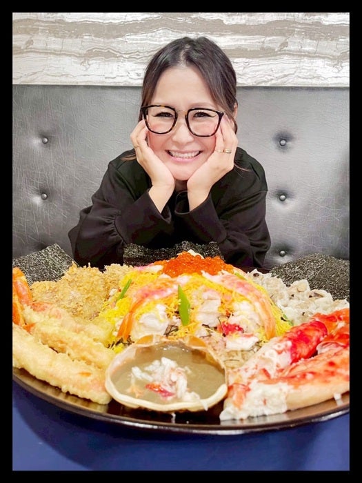 【写真・画像】 ギャル曽根、自身が食べた今年1番豪華なデカ盛り料理を公開「1年分の蟹を食べました」 　1枚目