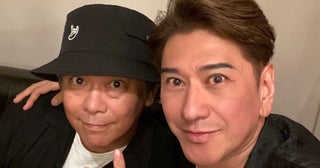 川崎麻世、バーで会った人物との2ショット「不思議な繋がりがあるもんだ」