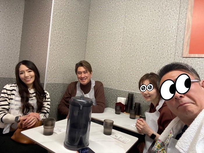 【写真・画像】 川崎麻世、妻達とともに訪れた銀座の大人気店で食べた料理「仲良し夫妻とWデート」 　1枚目