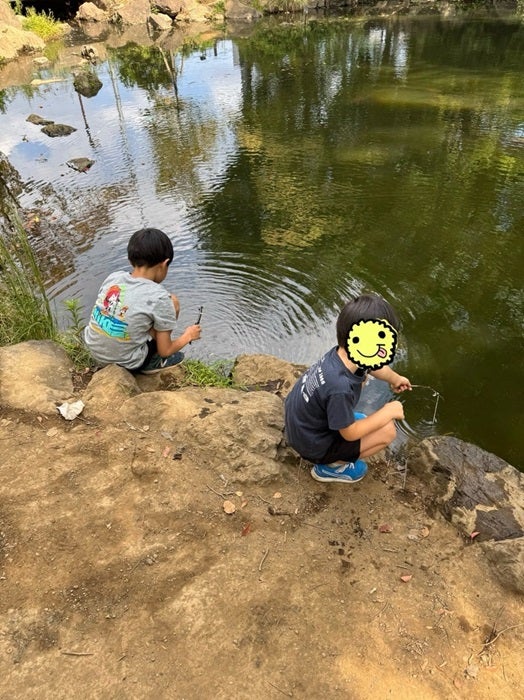 【写真・画像】 小倉優子、100均のアイテムで子ども達とザリガニ釣り「秋は沢山お出かけしたいです！！」 　1枚目