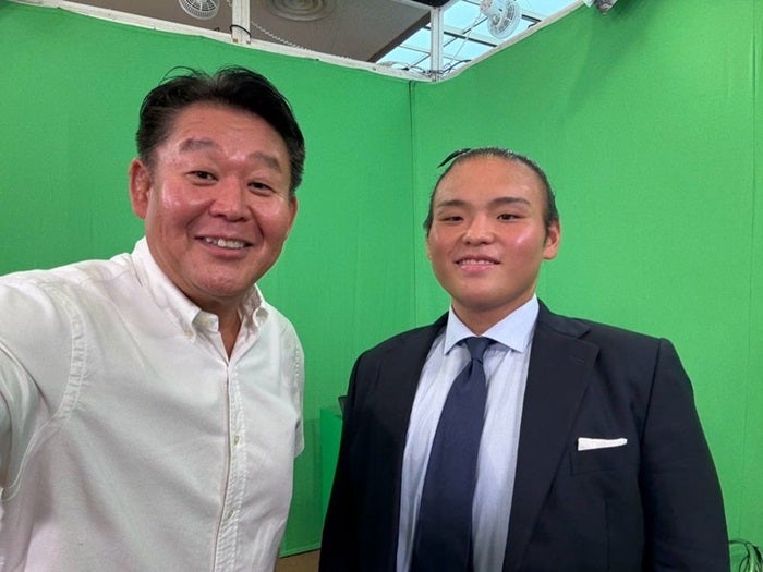 【写真・画像】 花田虎上、解説後に湊川親方が訪問したことを報告「顔をだしてくれました」 　1枚目