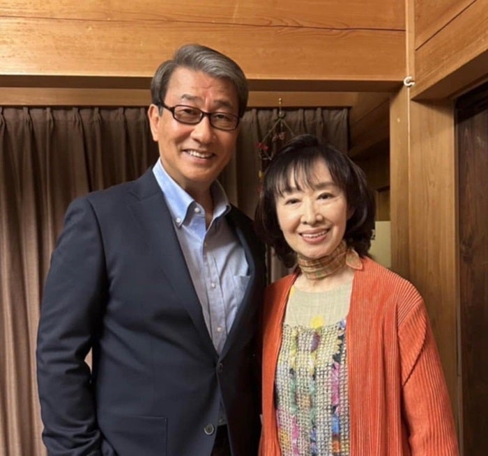 【写真・画像】 三田佳子、初めて共演した小泉今日子＆中井貴一との写真を公開「すっかり中年の魅力いっぱい」 　1枚目