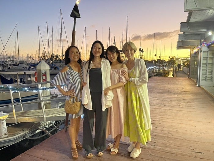 【写真・画像】 秋野暢子、ハワイで祝ってもらった幸せな誕生日会「めちゃ豪華なお食事」 　1枚目