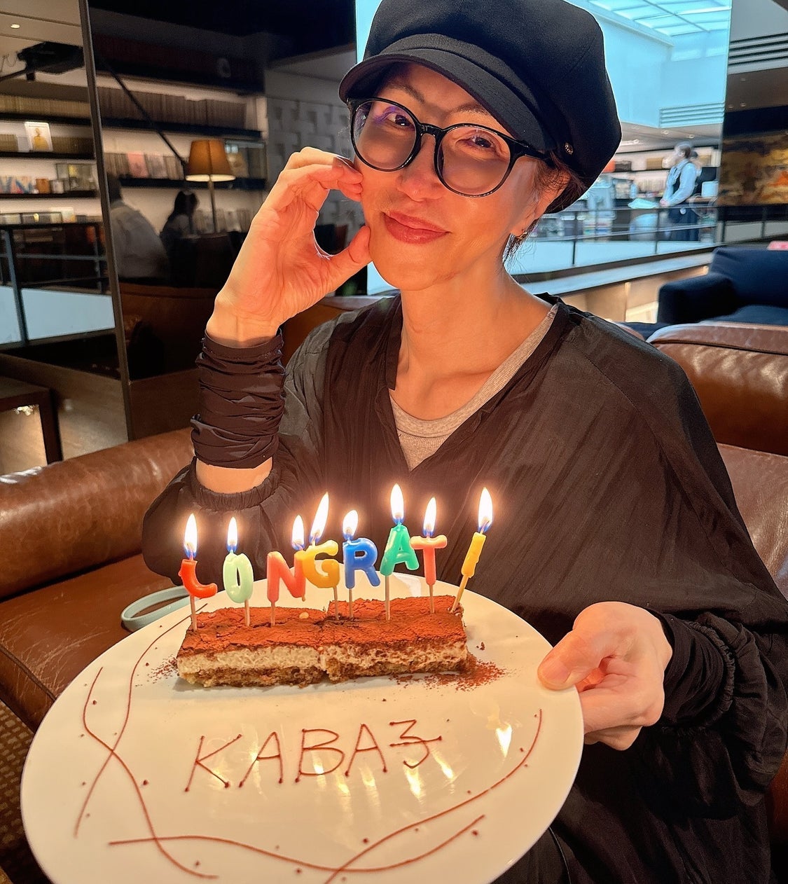 【写真・画像】 小川菜摘、KABA.ちゃんの誕生日を少し遅れてお祝い「お互い身体に気をつけてまた一年を過ごそうね」 　1枚目