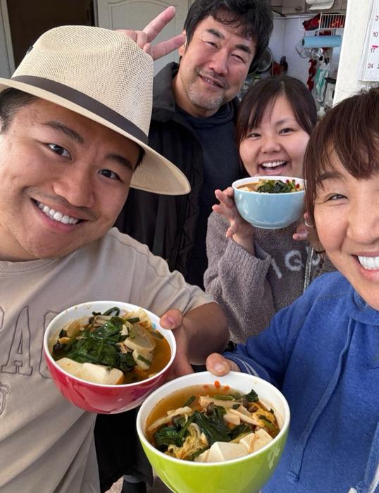 【写真・画像】 北斗晶、帰国してすぐに食べた料理を公開「パパにリクエストして」 　1枚目