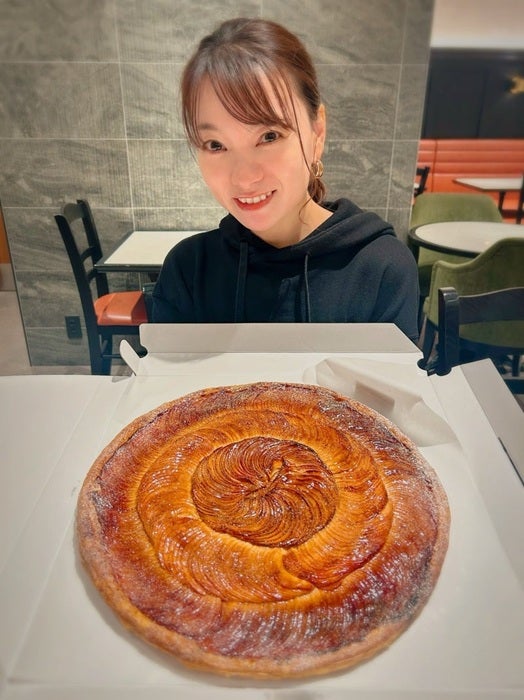 【写真・画像】 保田圭、故・服部幸應さんを偲び思い出の味を堪能「紅玉じゃなきゃダメなんだよ」 　1枚目