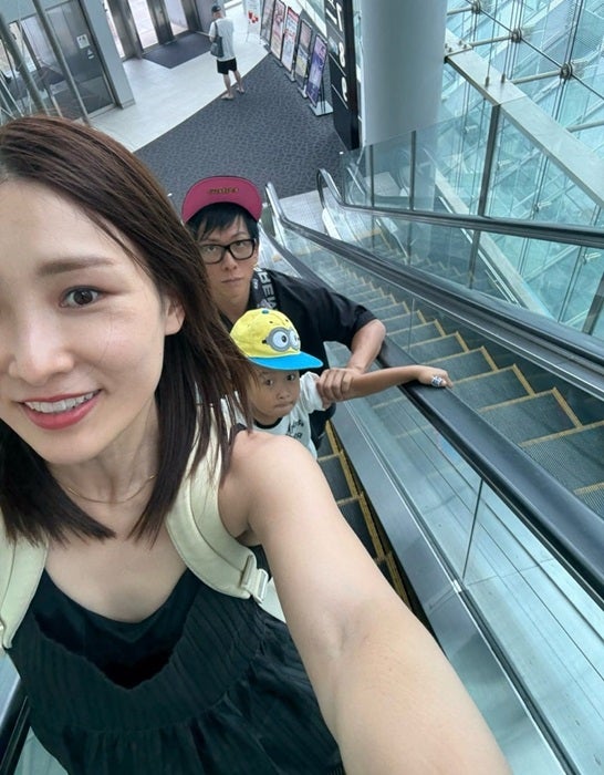 【写真・画像】 はあちゅう氏、元夫・しみけんと息子と一緒に映画鑑賞「息子の集中力が続かなかったら途中退場しようと」 　1枚目