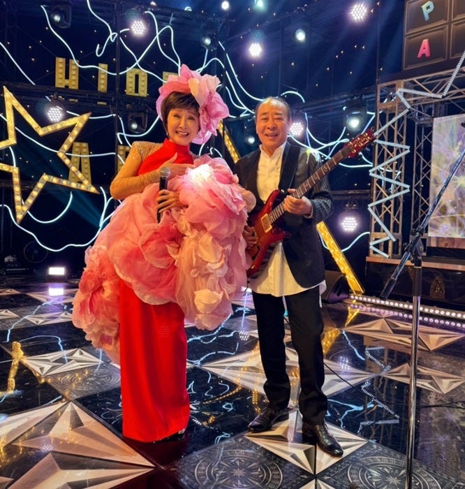 【写真・画像】 モト冬樹、小林幸子とともに『Lemon』の演奏を番組で披露「懐かしい緊張感がよみがえってきて」 　1枚目