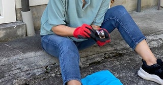 かとうかず子、車庫の柵を修理する姿を公開「いらなくなった歯ブラシでゴシゴシ」