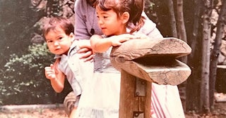 滝川ロラン、姉・滝川クリステルとの幼少期ショットを公開「この頃は可愛いな」