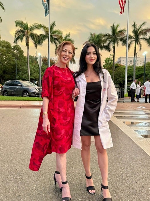 【写真・画像】 武田久美子、娘がメディカルスクール生になったことを報告「医師になる為の輝かしい第一歩」 　1枚目