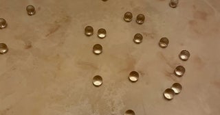 「盛大にやらかす」子ども達を送り出した後に起きた“惨事”を報告「床に全部ブチまけた」