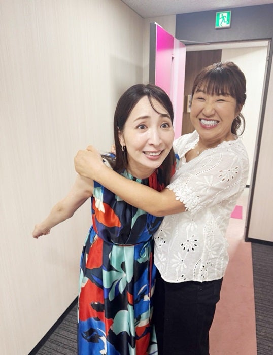 【写真・画像】 北斗晶「いつ見ても綺麗」生放送の後にバッタリ出会った人物との2ショット「せめて、私より顔デカく写れ！！」 　1枚目