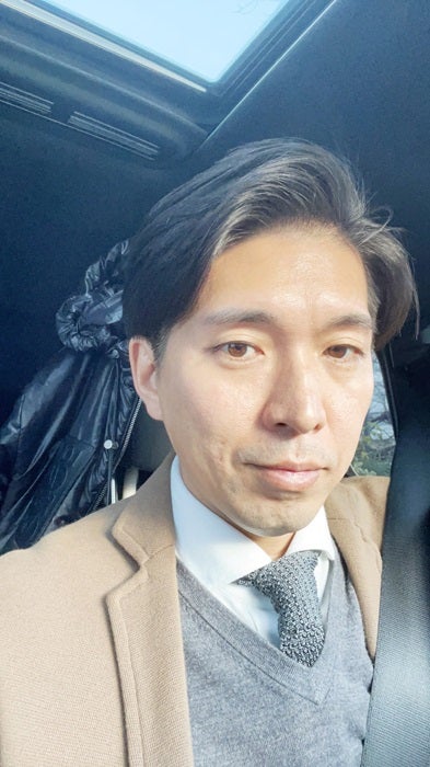 【写真・画像】 宮崎謙介、異国へ行くことを報告「インタビューに答えました」 　1枚目