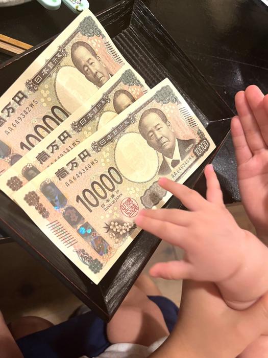 【写真・画像】 東MAX、家族との外食の支払いで使った新紙幣「お金は使ってなんぼだよ」 　1枚目