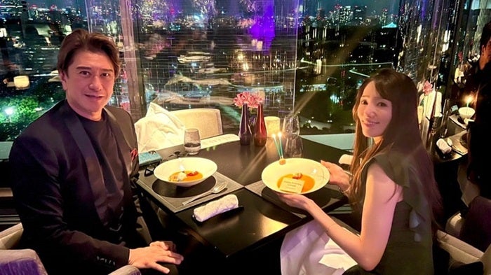 【写真・画像】 川崎麻世「結婚して初めて」妻の誕生日をサプライズで祝福「一生守り続けます」 　1枚目