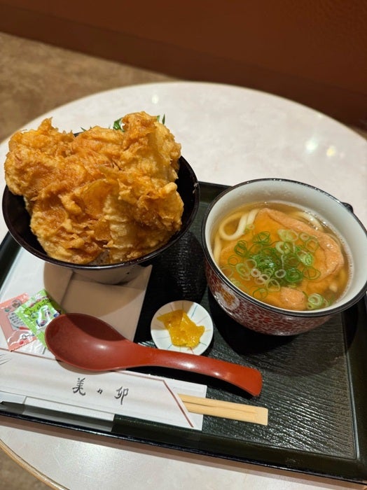 【写真・画像】 堀ちえみ、夫と空港で夕食を堪能「想像をはるかに超えた多さ」 　1枚目