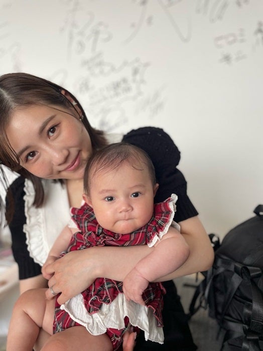 【写真・画像】 山本圭壱、妻・西野未姫と娘が出かける前の様子を公開「全く騒ぐことなく良い子」 　1枚目