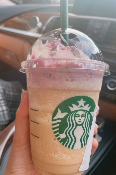 【写真・画像】 細川直美、暖かい日に注文したスタバの新作「今回は狙っていました」 　1枚目