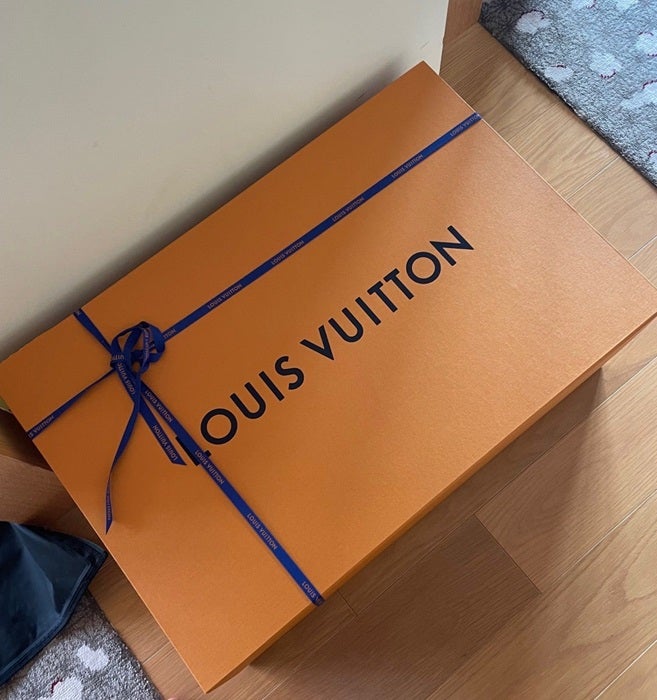  市川團十郎、誕生日を迎え部屋に届いていたルイ・ヴィトンの大きな箱「ありがとう、、涙」  1枚目
