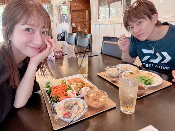 【写真・画像】 辻希美、夫・杉浦太陽と堪能した昼食「私とたぁくんが大好きな味」 　1枚目