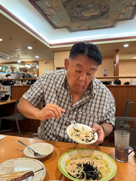 【写真・画像】 花田虎上、家族で訪れた初めての『サイゼリヤ』に驚き「この値段でお腹いっぱい」 　1枚目