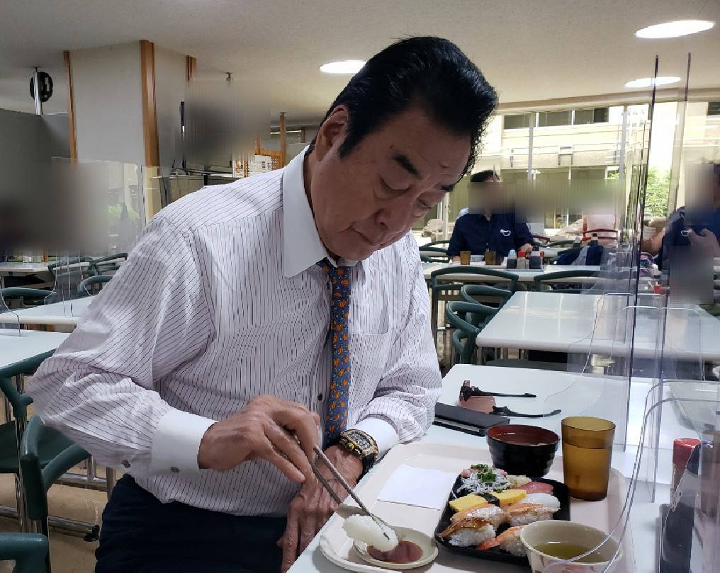 【写真・画像】 高橋英樹、NHKの社員食堂で堪能したランチ「すごいですね」「美味しそう」の声 　1枚目