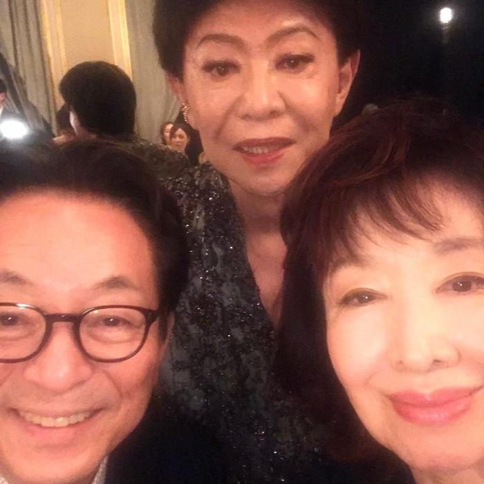 【写真・画像】 三田佳子「水谷豊さんと美川憲一さんと」友人の誕生日会で撮影した写真を公開「ちょっと照れ臭かったです」 　1枚目